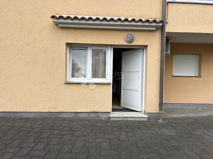 Srdoči, prizemni stan s puno potencijala