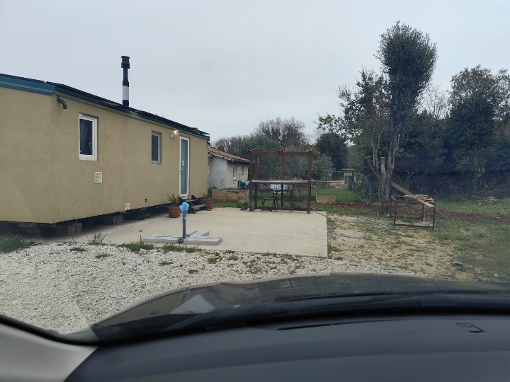 Mobilna kućica sa solarnom elektranom