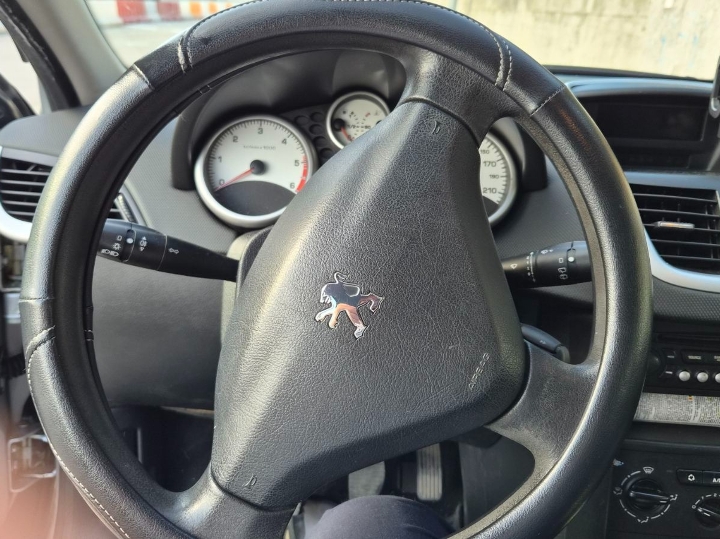 Peugeot 207, 1.6 HDI, 80 kW, odličan