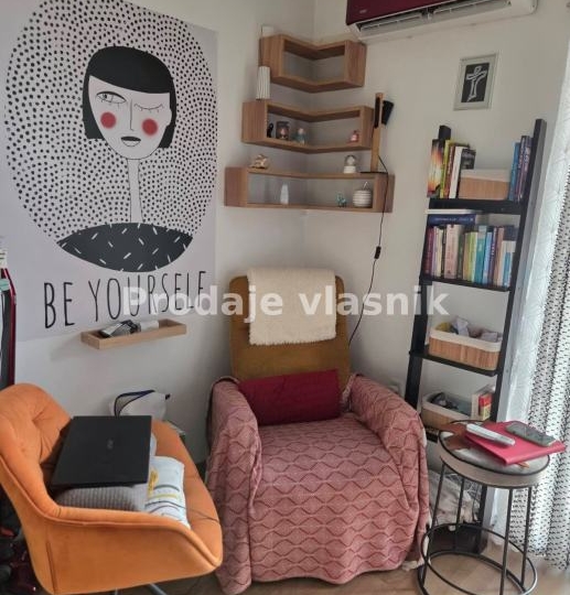 Mali stan s prekrasnim pogledom (prodaja)