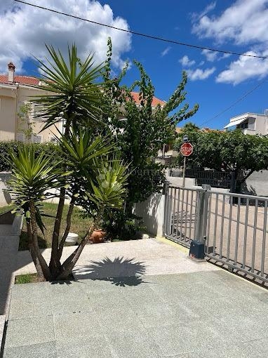 Zadar, Diklo - Stan u prizemlju s vrtom