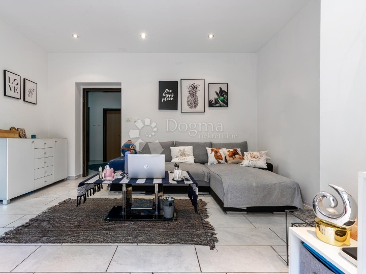Kantrida, 55 m² – 1S+DB, terasa, podno grijanje, blizu mora