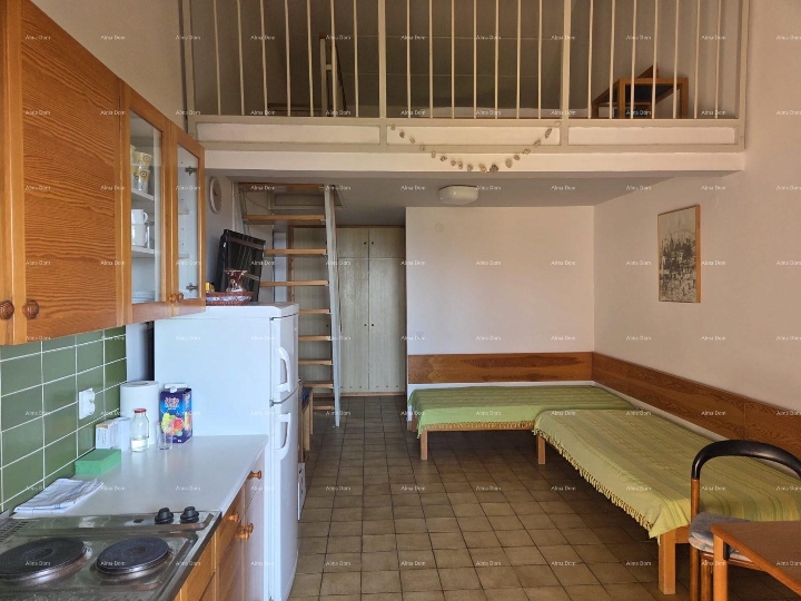 Duga Uvala, stan 41.35 m² s galerijom, 300 m od mora!