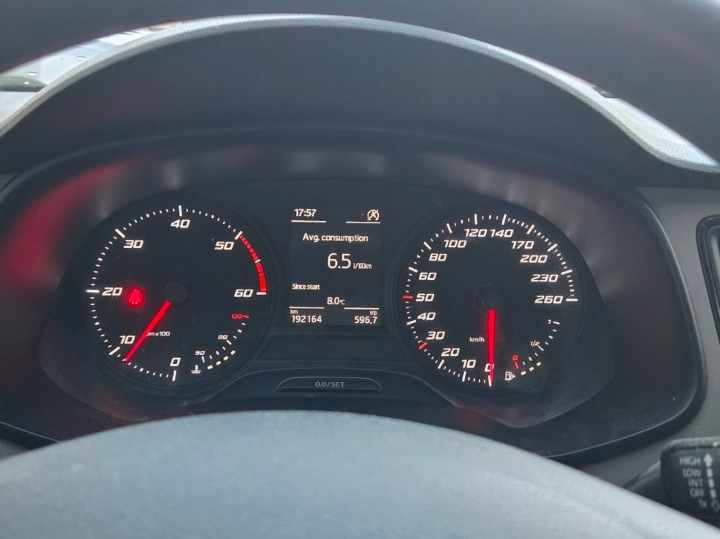 Seat Leon 1.6 TDI, 66kW, reg. do 05./27., 2 seta guma