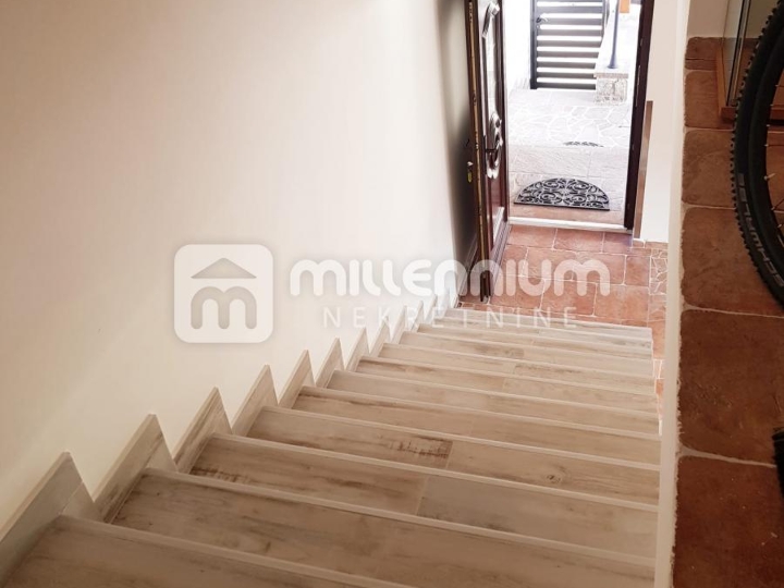 Matulji, Mučići, 150m2, adaptirana i namještena kuća