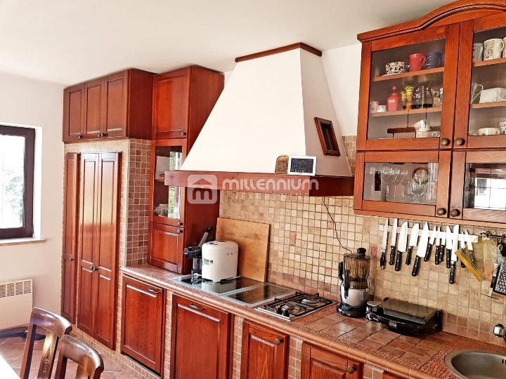 Matulji, Mučići, 150m2, adaptirana i namještena kuća
