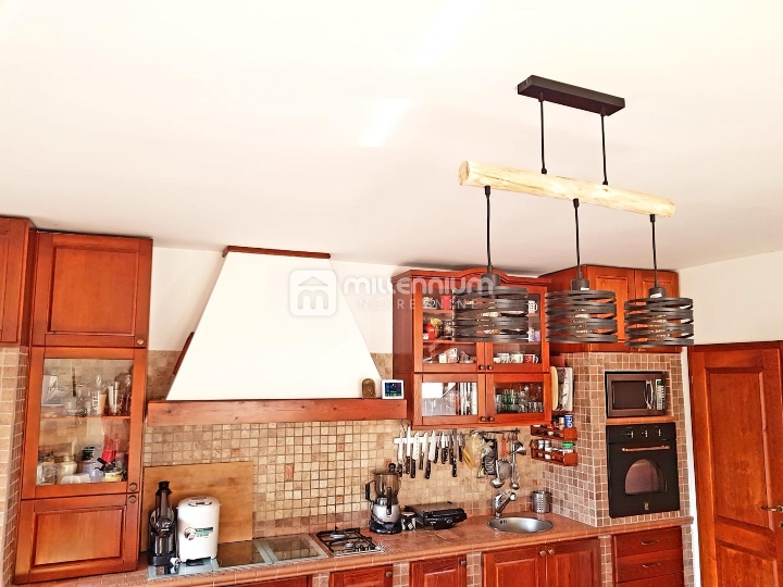 Matulji, Mučići, 150m2, adaptirana i namještena kuća