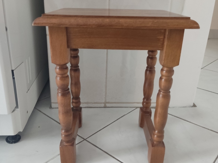 Mini stolić
