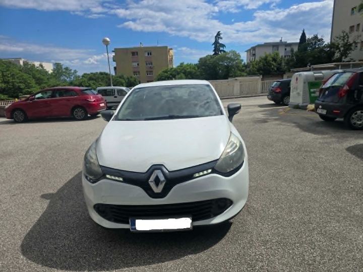 Renault clio 1.2, reg. do 5/27.