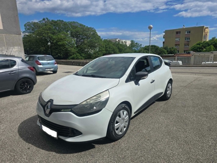 Renault clio 1.2, reg. do 5/27.