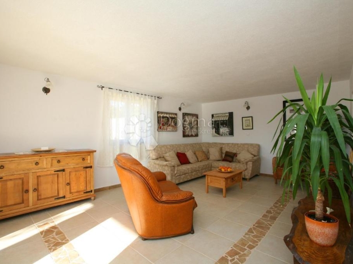 Prekrasna istarska villa s bazenom, 220 m² i 5 en-suite spavaćih soba