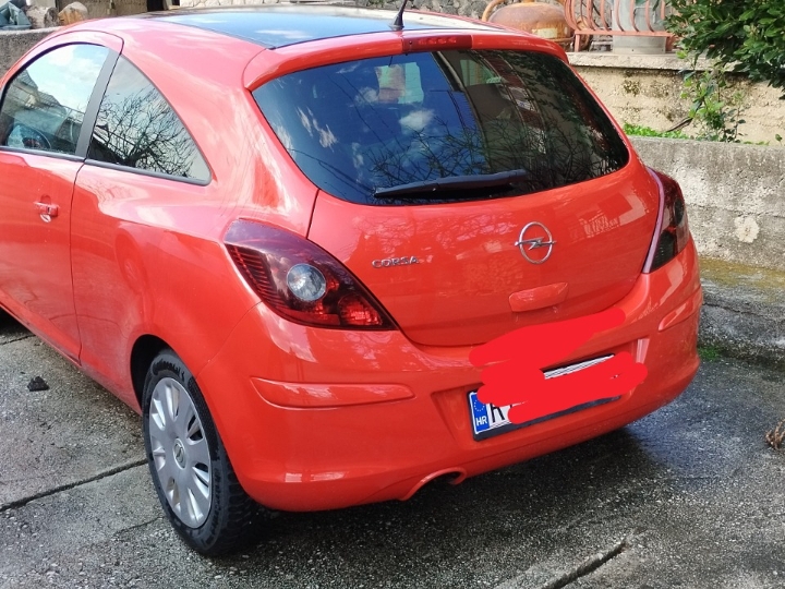 Opel Corsa 1.2 Color edition