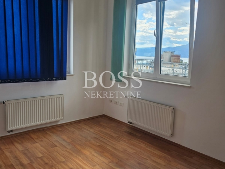 Mlaka, poslovni prostor s 4 ureda, 108 m2