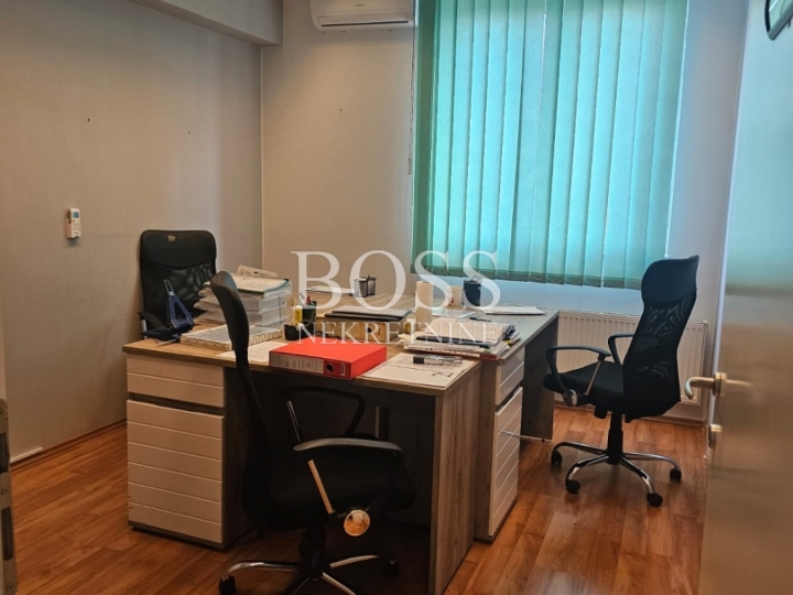 Mlaka, poslovni prostor s 4 ureda, 108 m2