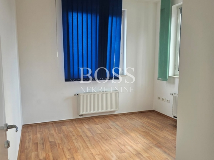 Mlaka, poslovni prostor s 4 ureda, 108 m2