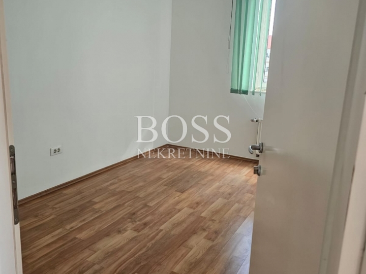 Mlaka, poslovni prostor s 4 ureda, 108 m2