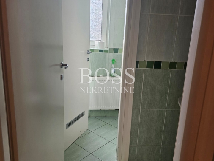 Mlaka, poslovni prostor s 4 ureda, 108 m2