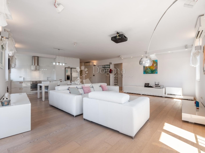Drugi ovo nemaju!! Mi imamo – stan 153,90 m² s terasom 25 m², Centar Rijeke