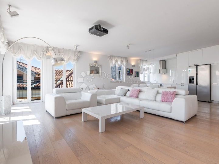 Drugi ovo nemaju!! Mi imamo – stan 153,90 m² s terasom 25 m², Centar Rijeke