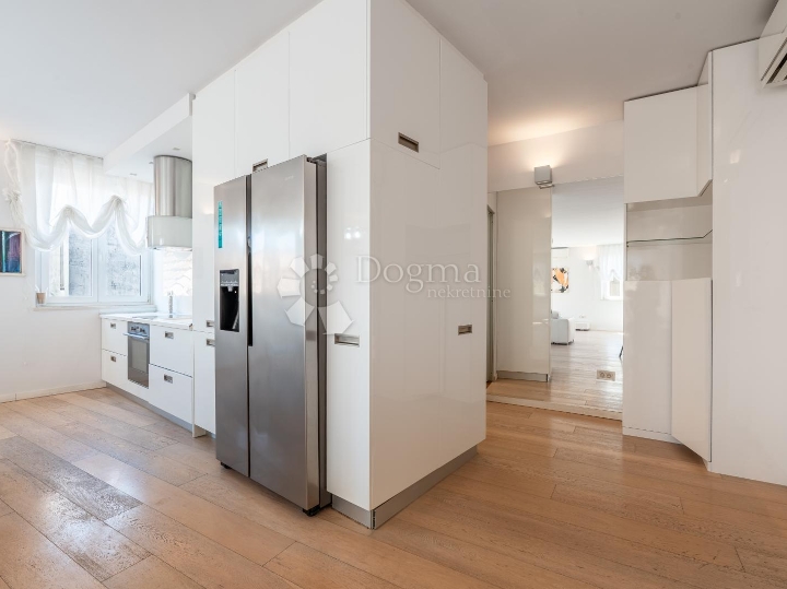 Drugi ovo nemaju!! Mi imamo – stan 153,90 m² s terasom 25 m², Centar Rijeke