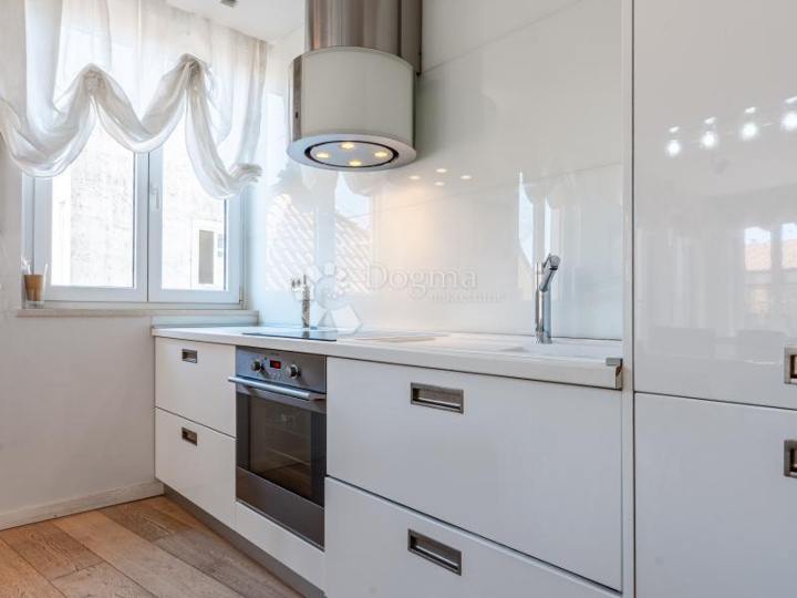 Drugi ovo nemaju!! Mi imamo – stan 153,90 m² s terasom 25 m², Centar Rijeke