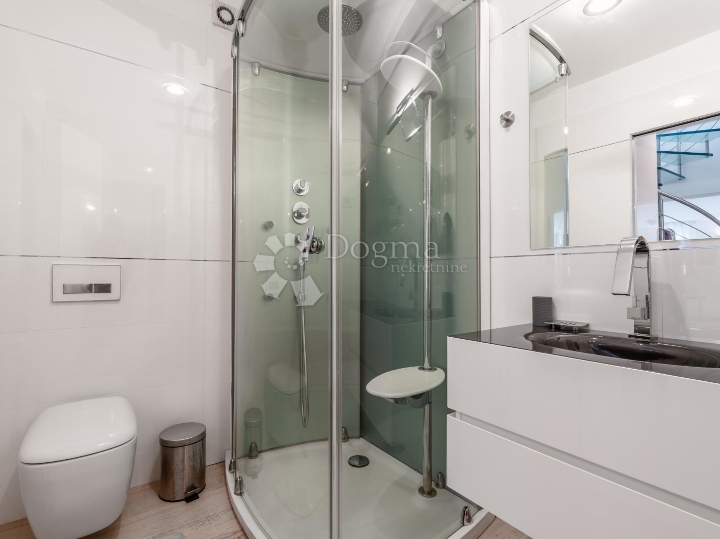 Drugi ovo nemaju!! Mi imamo – stan 153,90 m² s terasom 25 m², Centar Rijeke
