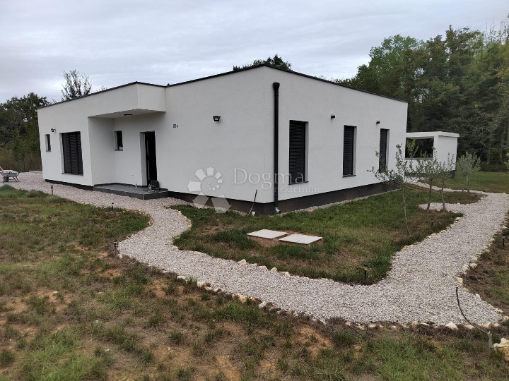 Raritet u ponudi: nova vila s bazenom