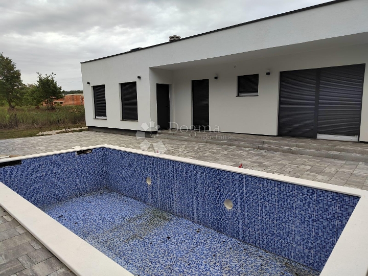 Raritet u ponudi: nova vila s bazenom