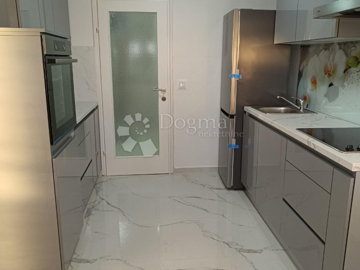 Rešetari, 70 m2, balkon, panoramski pogled