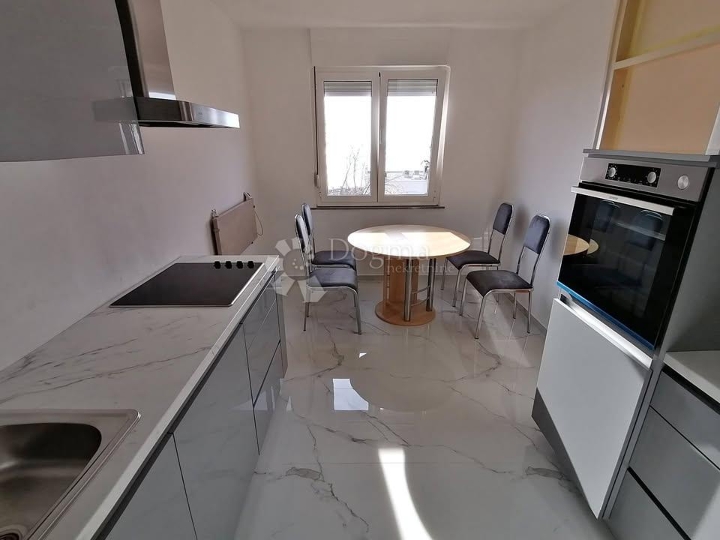 Rešetari, 70 m2, balkon, panoramski pogled