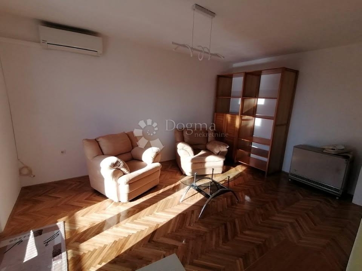 Rešetari, 70 m2, balkon, panoramski pogled