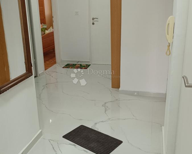 Rešetari, 70 m2, balkon, panoramski pogled