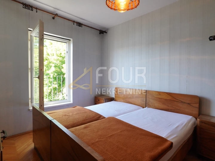 Kraljevica, izvrsna pozicija, stan uz more, 53.31m2, 2Skl., balkon