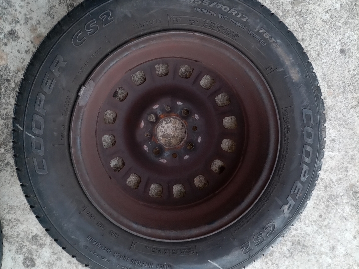 Felge s gumama Fiat uno, ljetne, dim. 155/70/13