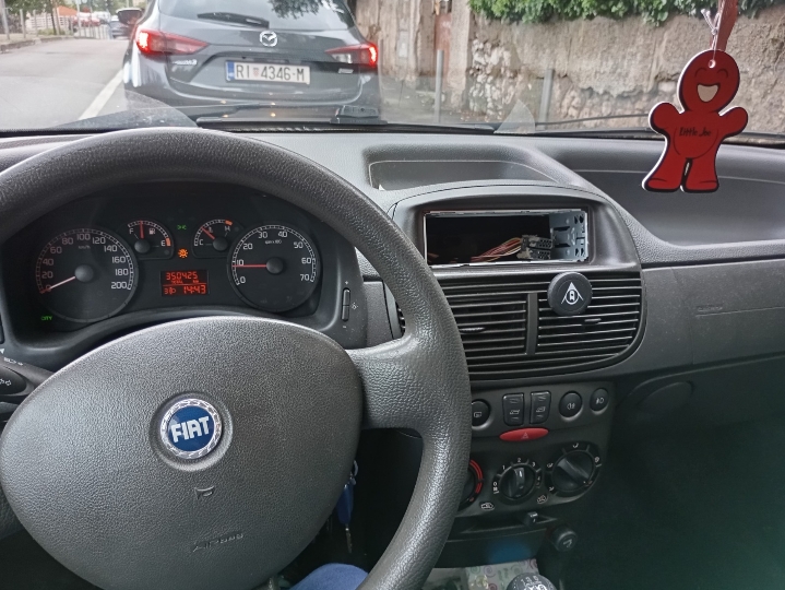 Prodajem Fiat Punto 1,2
