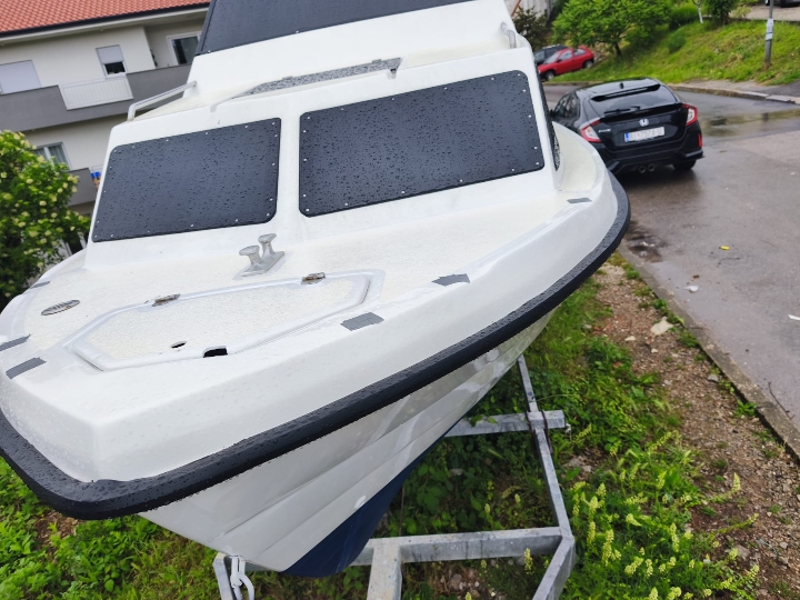 Hitno! Obnovljen gliser Acquaviva 590pl ispod cijene