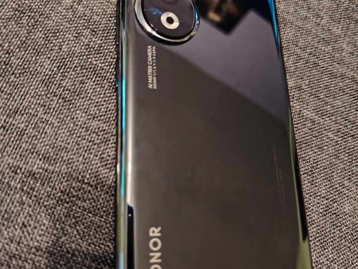 Honor 90