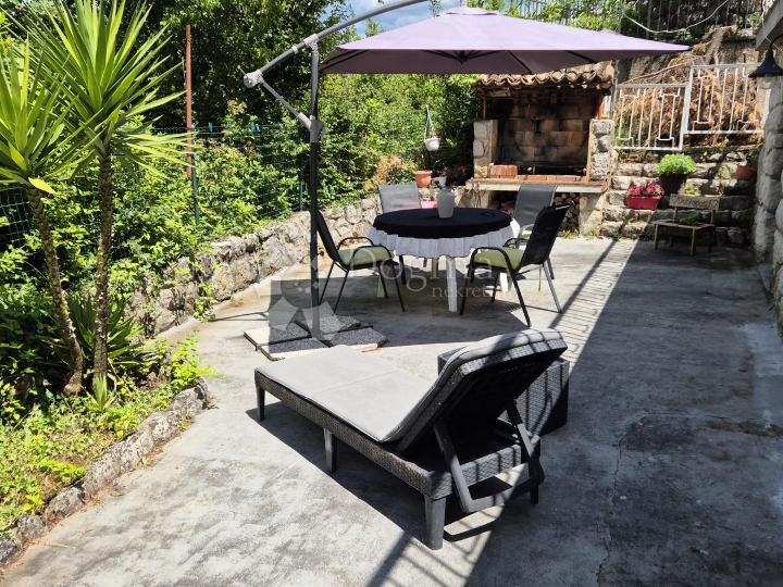 Njivice - apartman samo 50 metara od plaže