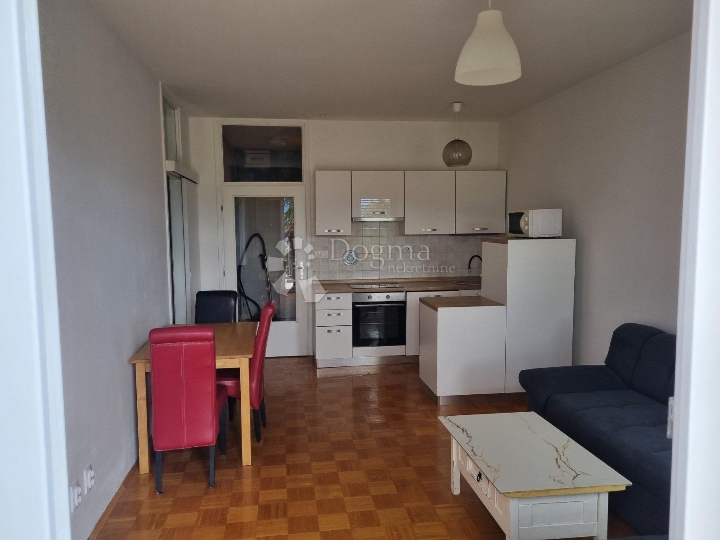 Srdoči, stan 49m2