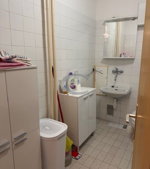 Gornja Vežica, stan 50 m2, 500 €