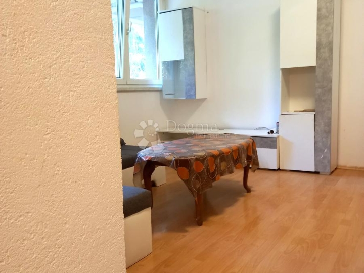 Turnić, 33 m2, odličan prilaz