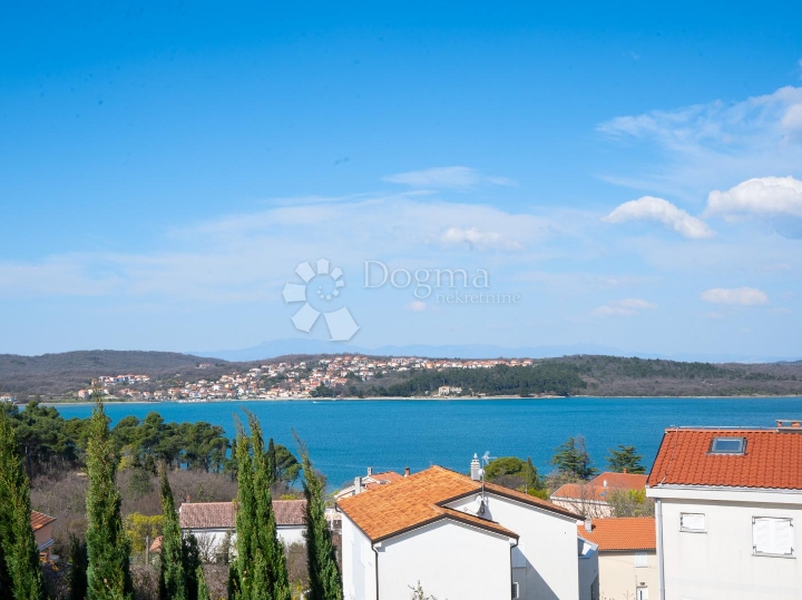 Klimno, apartman na samo 250m od mora