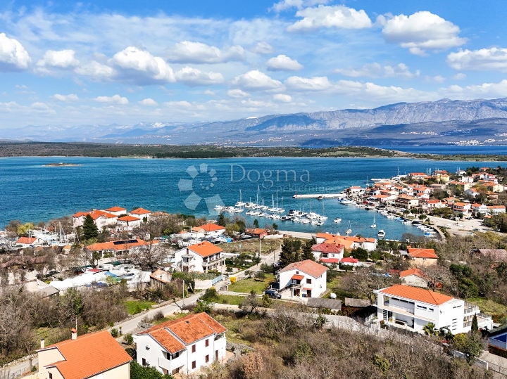 Klimno, apartman na samo 250m od mora