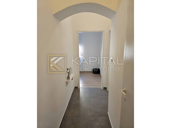 Širi centar, 2 stana u jednom, investicija