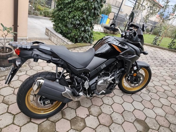 Suzuki V-strom XT 650