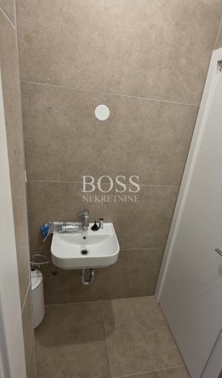 Rubeši, poslovni prostor, 46.5 m2