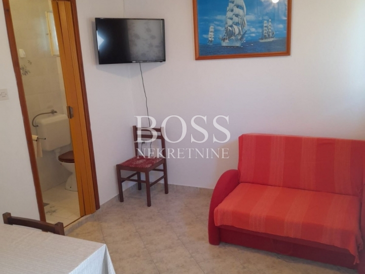 Rab, samostojeća kuća 320m2, prilika!