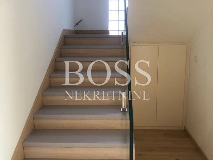 Pećine, 4S+DB, 102m2, 1. red do mora!