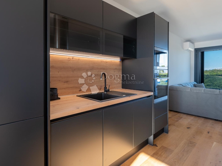 Ekskluzivni stan u novogradnji, 120m2