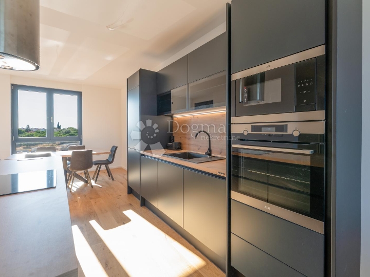 Ekskluzivni stan u novogradnji, 120m2